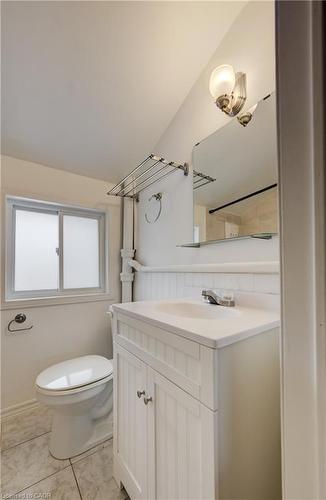 151 Courtland Avenue E, Kitchener, ON - Indoor Photo Showing Bathroom