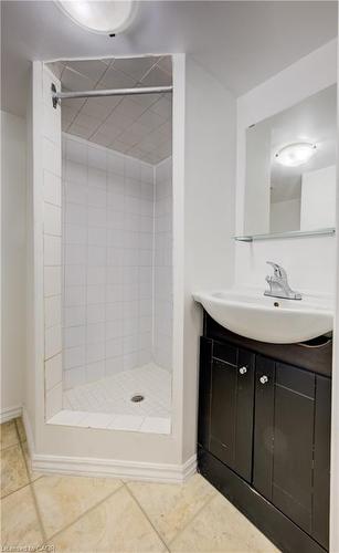 151 Courtland Avenue E, Kitchener, ON - Indoor Photo Showing Bathroom