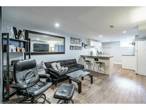 419 Talbot Street, Hamilton, ON - Indoor Photo Showing Living Room