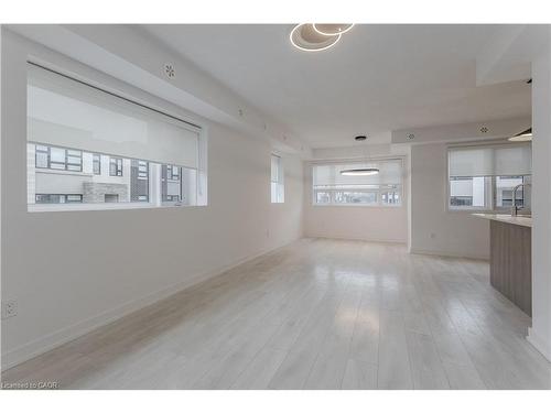 815-1133 Cooke Boulevard, Burlington, ON - Indoor Photo Showing Other Room