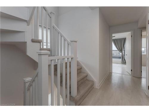 815-1133 Cooke Boulevard, Burlington, ON - Indoor Photo Showing Other Room