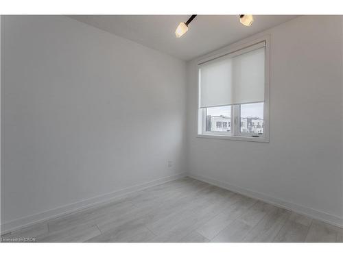 815-1133 Cooke Boulevard, Burlington, ON - Indoor Photo Showing Other Room