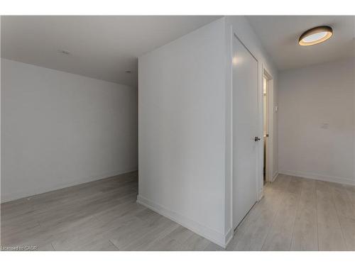 815-1133 Cooke Boulevard, Burlington, ON - Indoor Photo Showing Other Room