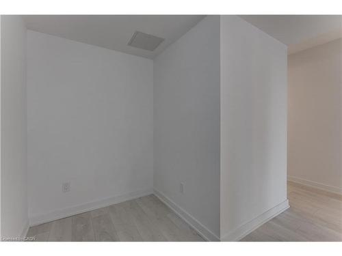 815-1133 Cooke Boulevard, Burlington, ON - Indoor Photo Showing Other Room