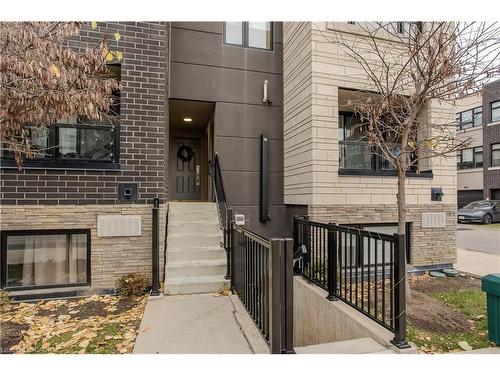 815-1133 Cooke Boulevard, Burlington, ON - Outdoor