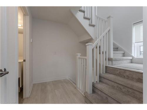 815-1133 Cooke Boulevard, Burlington, ON - Indoor Photo Showing Other Room