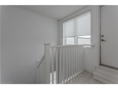 815-1133 Cooke Boulevard, Burlington, ON - Indoor Photo Showing Other Room