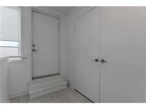 815-1133 Cooke Boulevard, Burlington, ON - Indoor Photo Showing Other Room