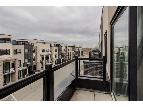 815-1133 Cooke Boulevard, Burlington, ON - Outdoor With Balcony