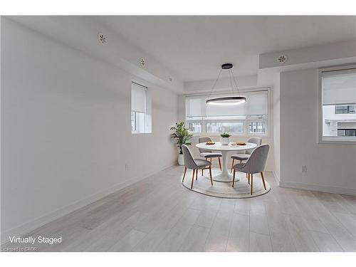 815-1133 Cooke Boulevard, Burlington, ON - Indoor Photo Showing Dining Room