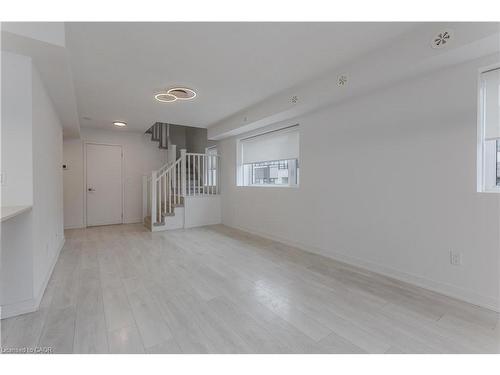815-1133 Cooke Boulevard, Burlington, ON - Indoor Photo Showing Other Room