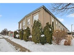 207-6365 Drummond Road  Niagara Falls, ON L2G 4N1