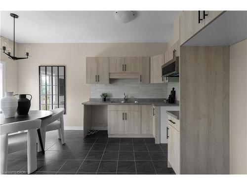 142 Willson Drive, Thorold, ON - Indoor Photo Showing Kitchen
