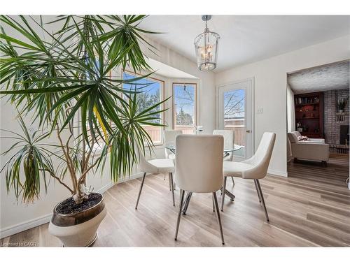 488 Heather Hill Place, Waterloo, ON - Indoor Photo Showing Dining Room