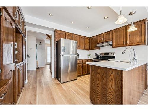 488 Heather Hill Place, Waterloo, ON - Indoor Photo Showing Kitchen