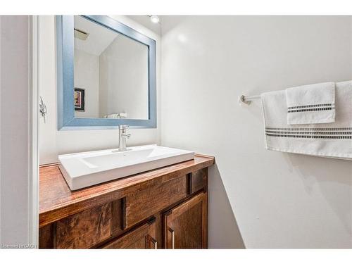 488 Heather Hill Place, Waterloo, ON - Indoor Photo Showing Bathroom
