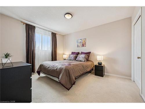 488 Heather Hill Place, Waterloo, ON - Indoor Photo Showing Bedroom