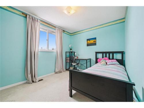 488 Heather Hill Place, Waterloo, ON - Indoor Photo Showing Bedroom