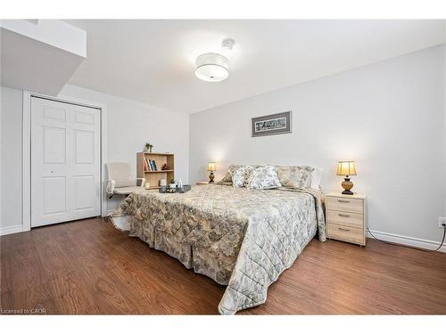 488 Heather Hill Place, Waterloo, ON - Indoor Photo Showing Bedroom