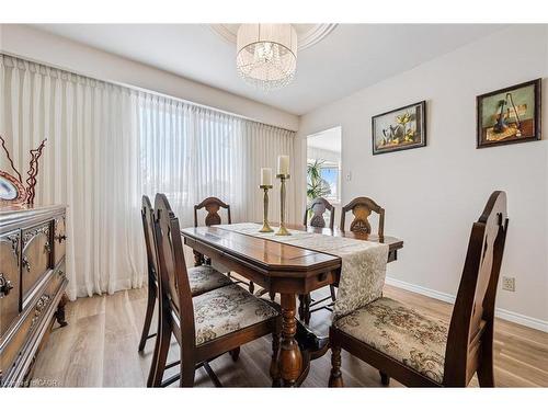 488 Heather Hill Place, Waterloo, ON - Indoor Photo Showing Dining Room