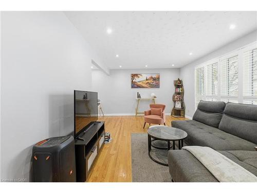 364 Roselawn Place, Waterloo, ON - Indoor Photo Showing Living Room
