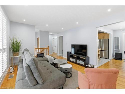 364 Roselawn Place, Waterloo, ON - Indoor Photo Showing Living Room