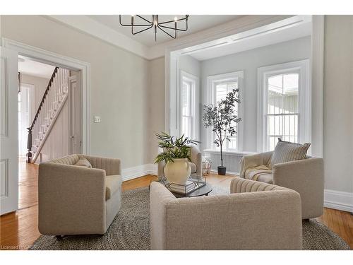 78 William Street W, Waterloo, ON - Indoor Photo Showing Living Room