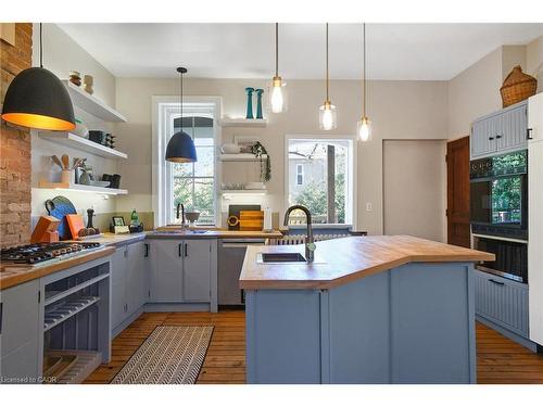 78 William Street W, Waterloo, ON - Indoor Photo Showing Kitchen With Upgraded Kitchen