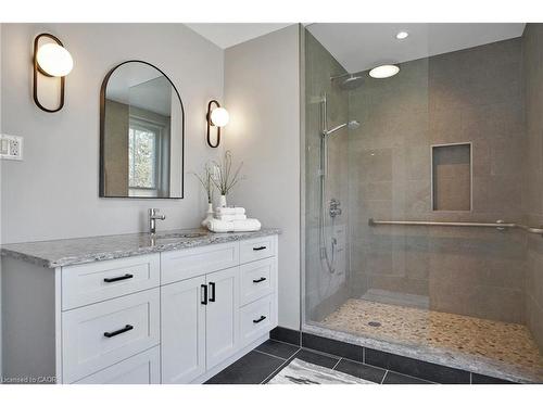 78 William Street W, Waterloo, ON - Indoor Photo Showing Bathroom