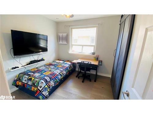 Main-1601 Sandgate Crescent, Mississauga, ON - Indoor Photo Showing Bedroom