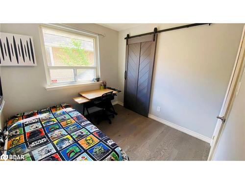 Main-1601 Sandgate Crescent, Mississauga, ON - Indoor Photo Showing Bedroom