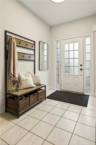 263 Pumpkin Pass, Hamilton, ON - Indoor Photo Showing Other Room