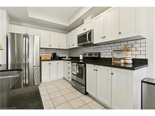 263 Pumpkin Pass, Hamilton, ON - Indoor Photo Showing Kitchen With Stainless Steel Kitchen
