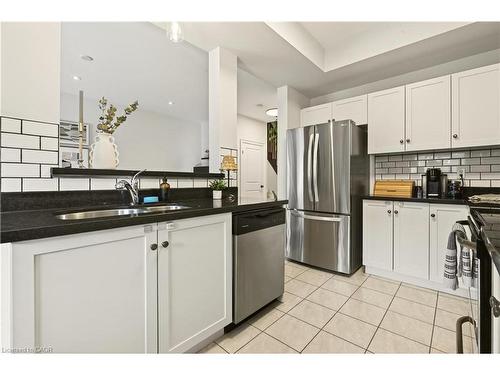 263 Pumpkin Pass, Hamilton, ON - Indoor Photo Showing Kitchen With Stainless Steel Kitchen With Double Sink