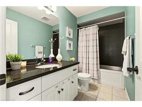 263 Pumpkin Pass, Hamilton, ON - Indoor Photo Showing Bathroom
