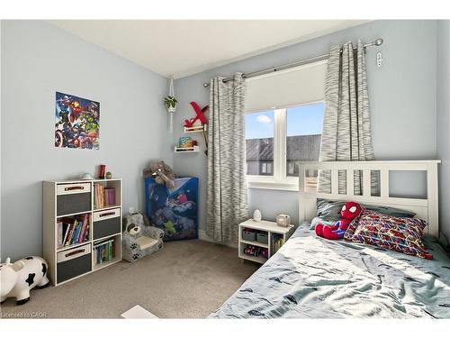 263 Pumpkin Pass, Hamilton, ON - Indoor Photo Showing Bedroom