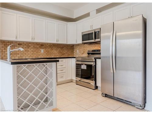 468 Stonehenge Drive, Ancaster, ON - Indoor Photo Showing Kitchen With Upgraded Kitchen