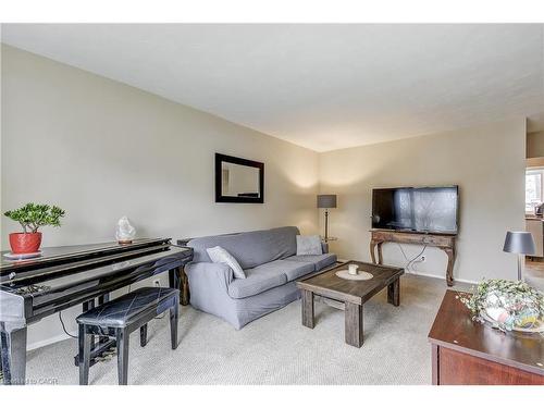 2420 Maryvale Court, Burlington, ON - Indoor Photo Showing Living Room