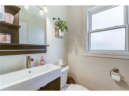 2420 Maryvale Court, Burlington, ON - Indoor Photo Showing Bathroom