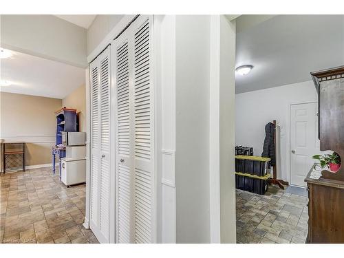 2420 Maryvale Court, Burlington, ON - Indoor Photo Showing Other Room