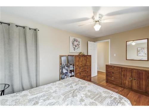 2420 Maryvale Court, Burlington, ON - Indoor Photo Showing Bedroom