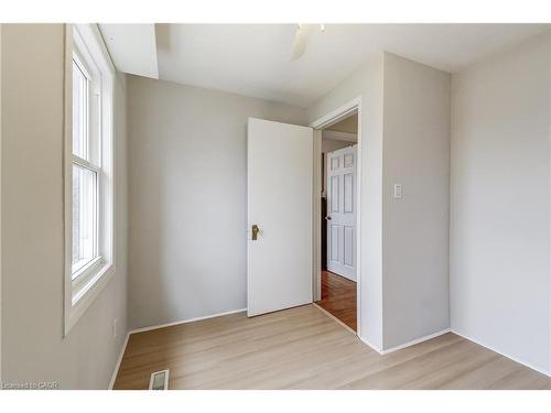 2420 Maryvale Court, Burlington, ON - Indoor Photo Showing Other Room