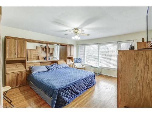 2420 Maryvale Court, Burlington, ON - Indoor Photo Showing Bedroom