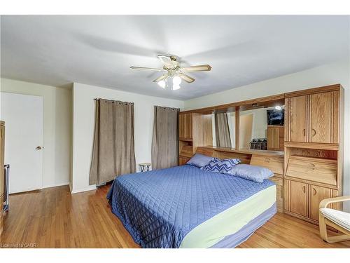 2420 Maryvale Court, Burlington, ON - Indoor Photo Showing Bedroom