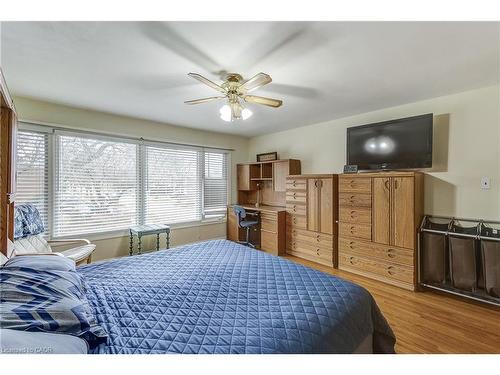2420 Maryvale Court, Burlington, ON - Indoor Photo Showing Bedroom