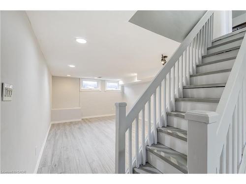 2420 Maryvale Court, Burlington, ON - Indoor