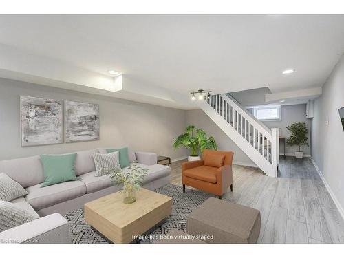 2420 Maryvale Court, Burlington, ON - Indoor Photo Showing Living Room