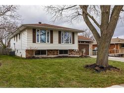 56 Elgar Avenue  Hamilton, ON L9C 4E1