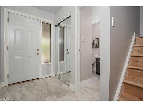 101-5061 Pinedale Avenue, Burlington, ON - Indoor Photo Showing Other Room