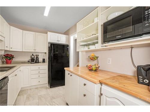 101-5061 Pinedale Avenue, Burlington, ON - Indoor Photo Showing Kitchen